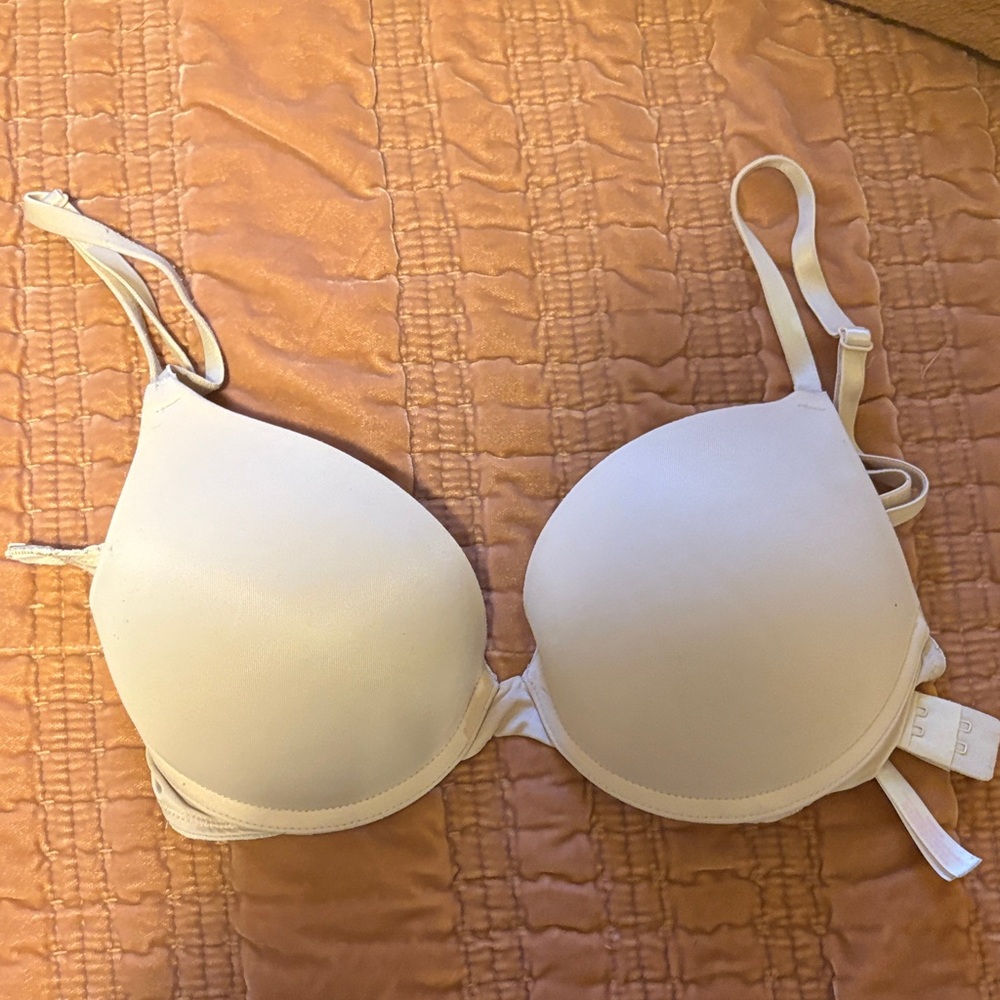 PINK Victoria's Secret Cream Bra